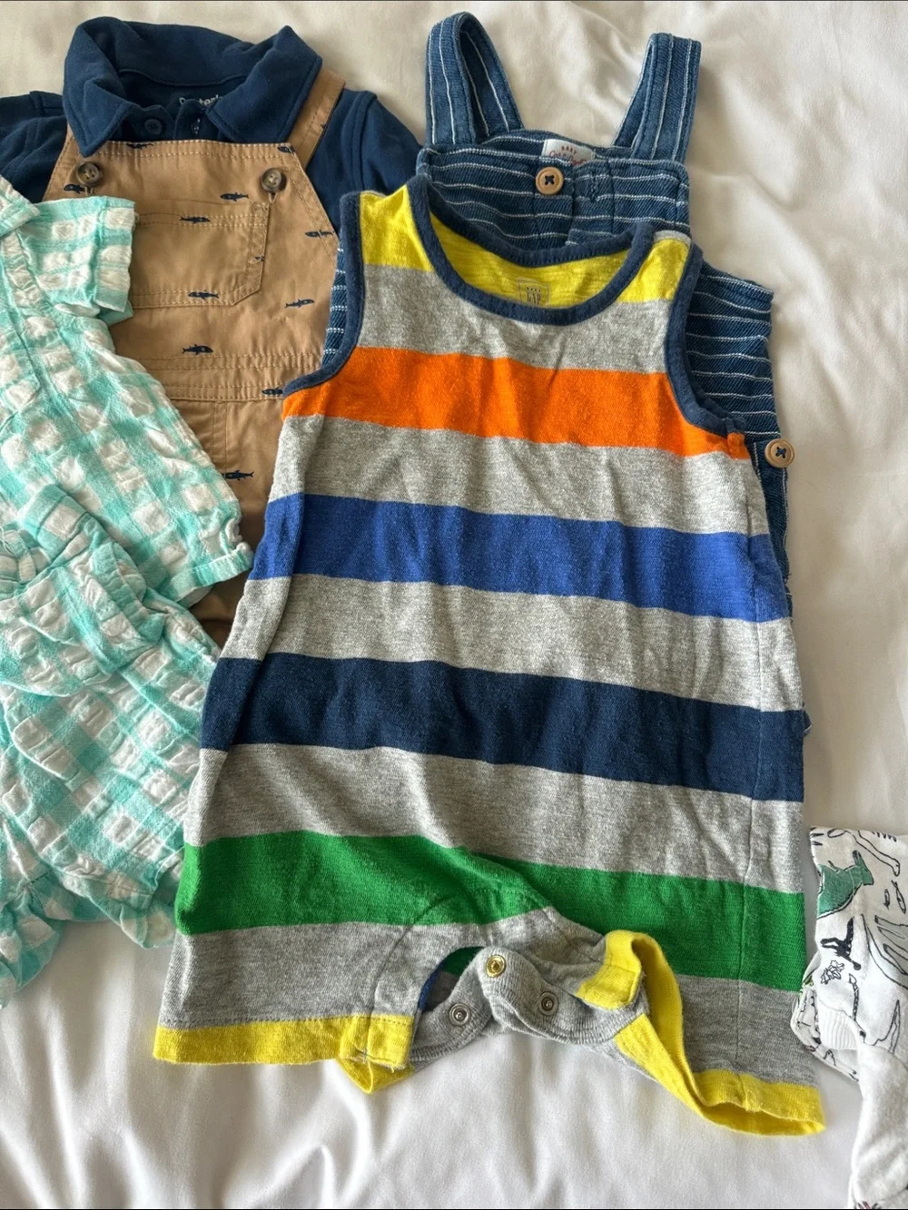 Bundle 5 baby boy outfits for any occasion Excellent condition